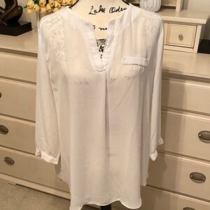 Sami & Jo White Blouse with V-Neck